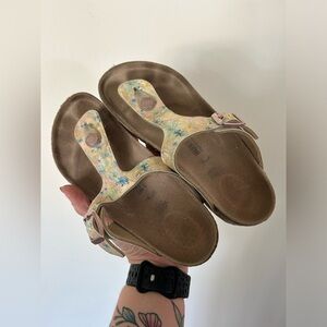 Birkenstock Gizeh BS Meadow Flowers Khaki Thong Sandals Size 33